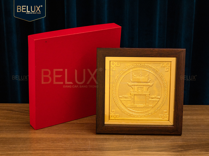 Hộp gỗ mặt vuông Khuê Văn Các bằng đồng 20x20cm mạ vàng 24k